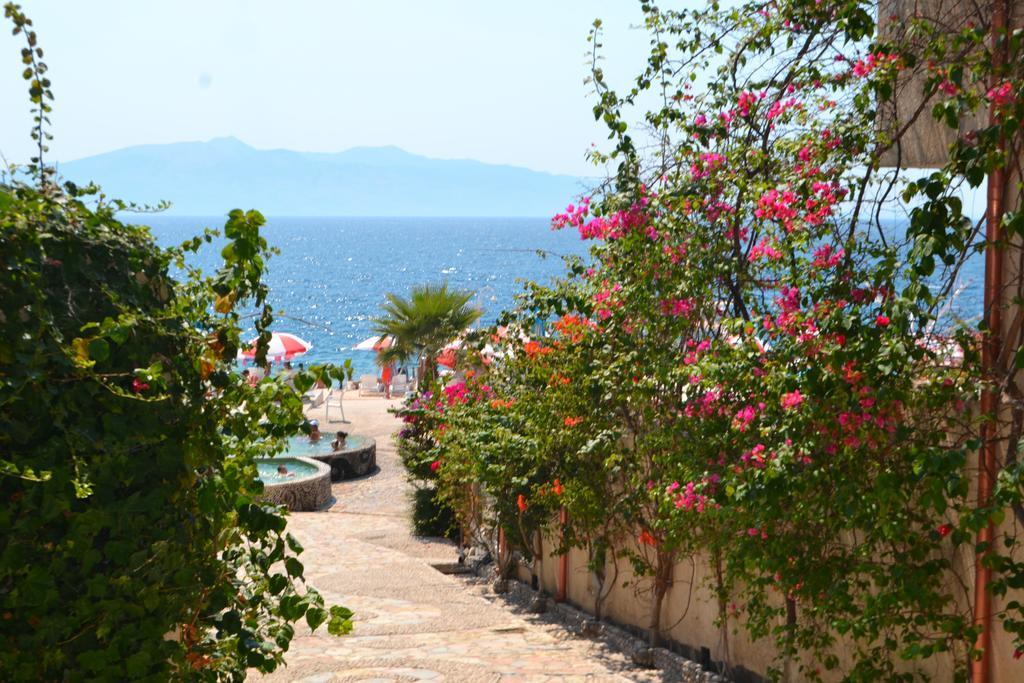 Vila 15 Bougainville Саранде Екстериор снимка